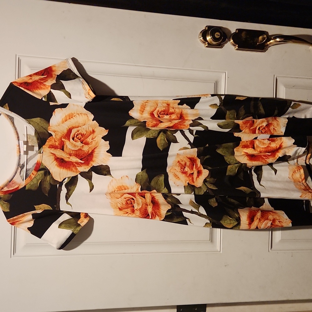 LuLaRoe Jessie Swing Dress Black & White with Peach Flowers Size XXS